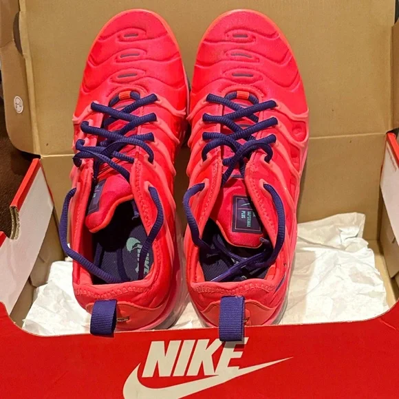 Gently Worn Women's Nike Air Vapormax Plus - Bright Crimson and Pink Blast - Picture 2 of 5